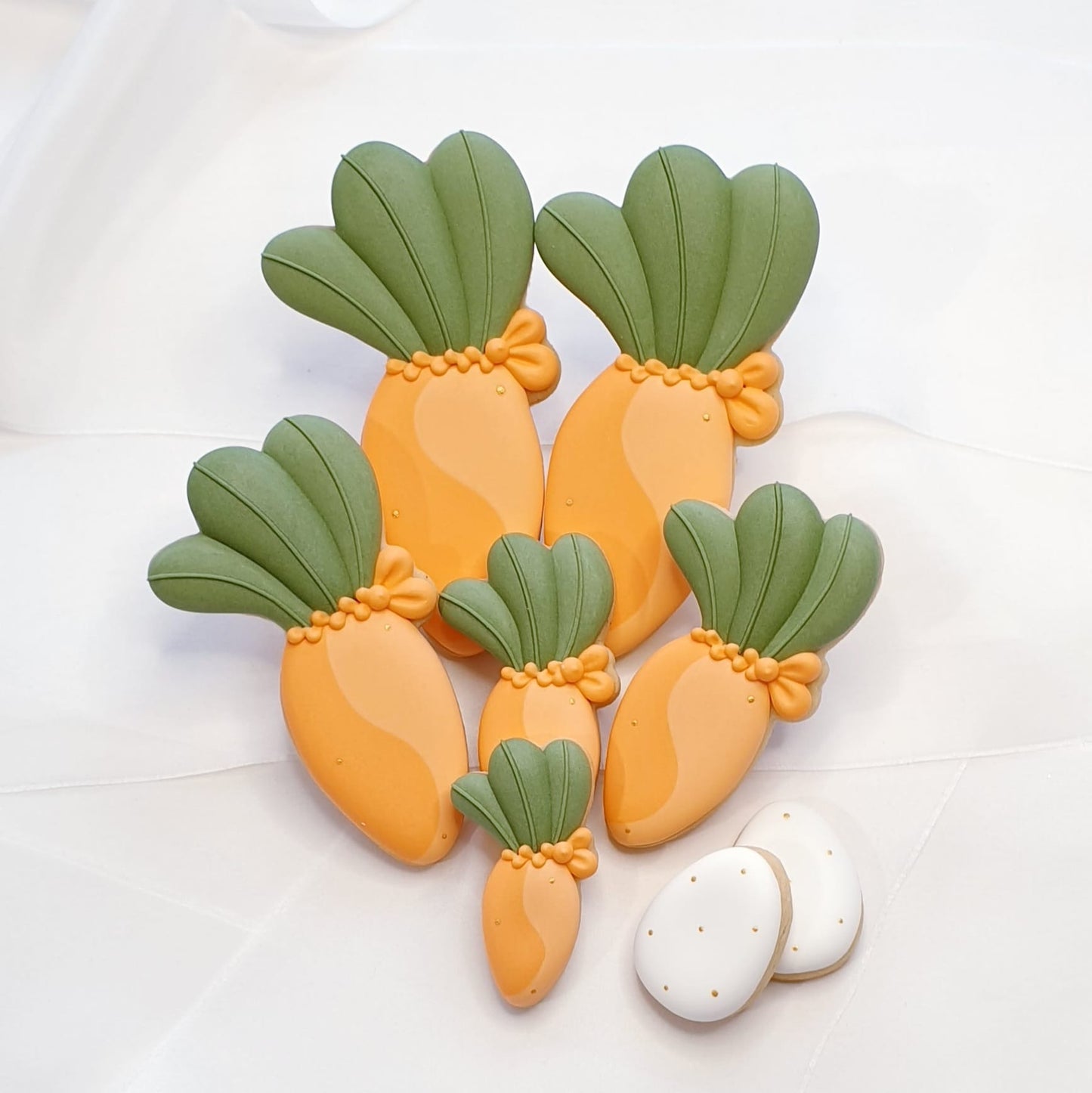 Ausstechform Karotte mit Schleife