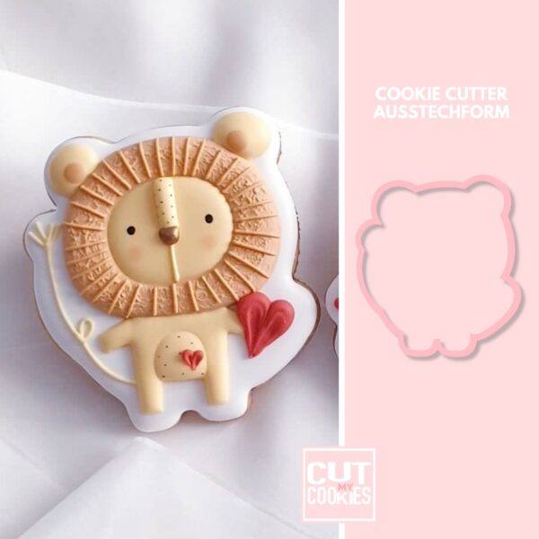 Cookie cutter lion with heart